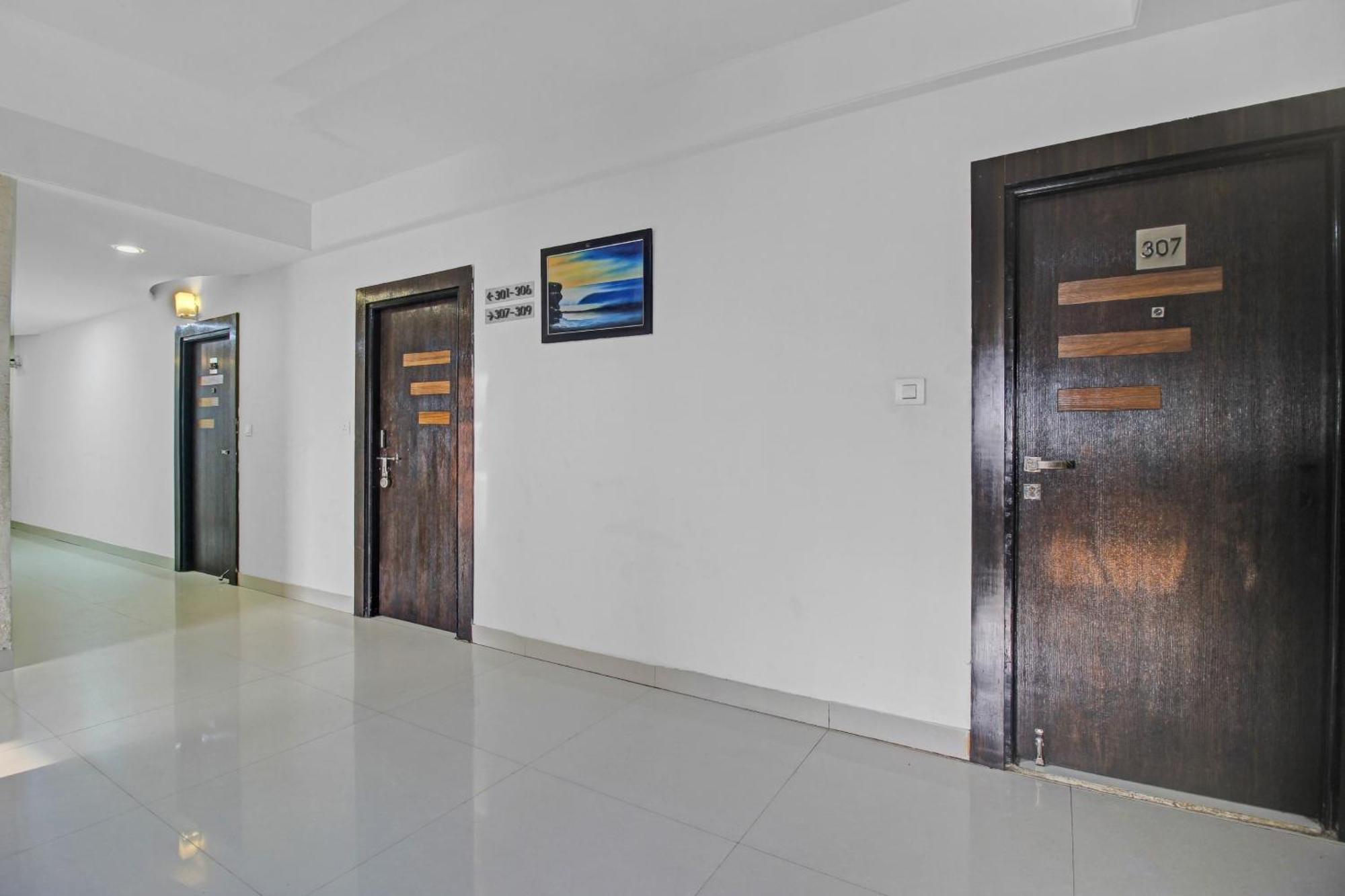 Townhouse Hotel Nera Regency Near Image Hospital Kondapur  Exterior photo