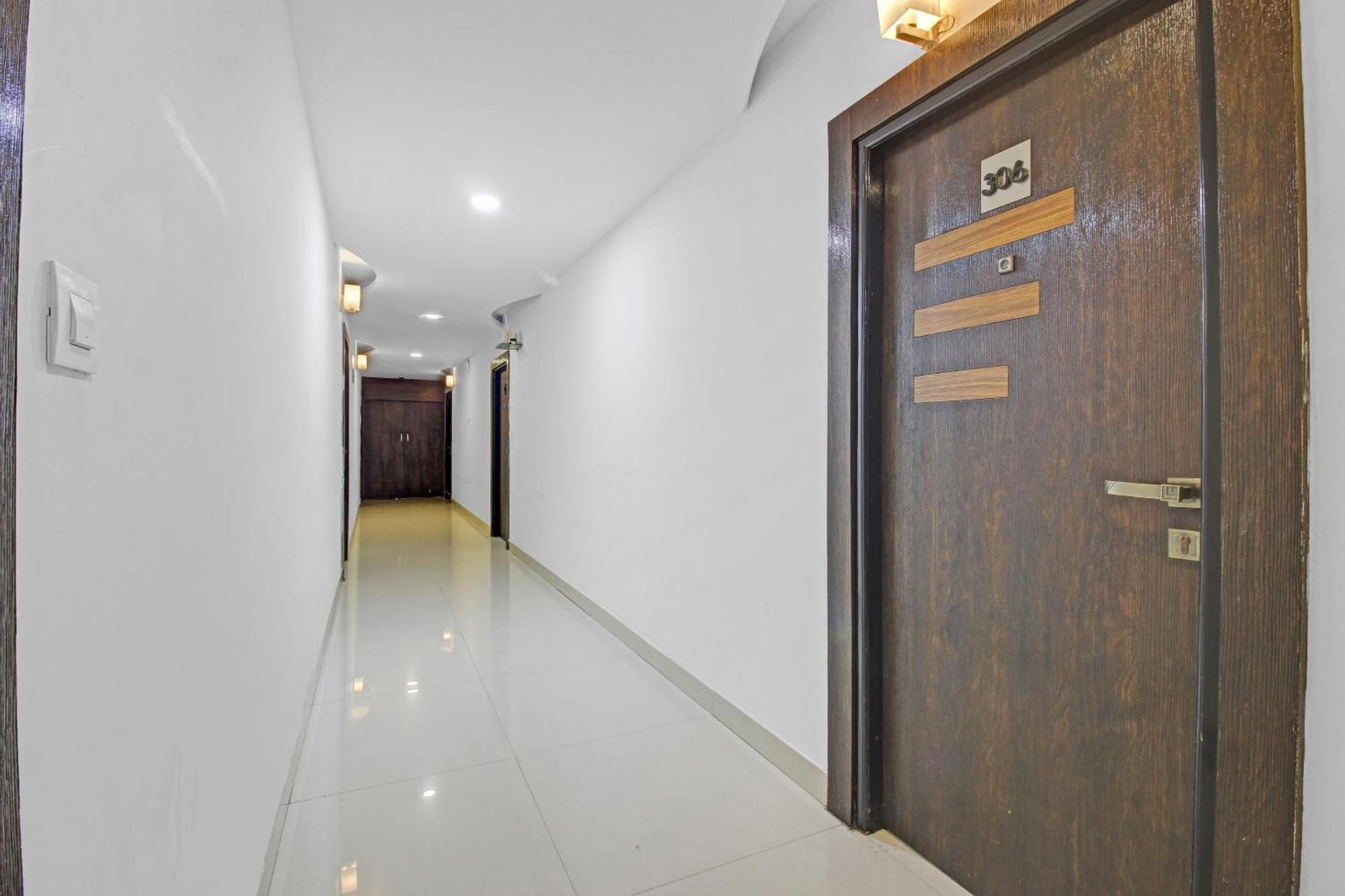 Townhouse Hotel Nera Regency Near Image Hospital Kondapur  Exterior photo